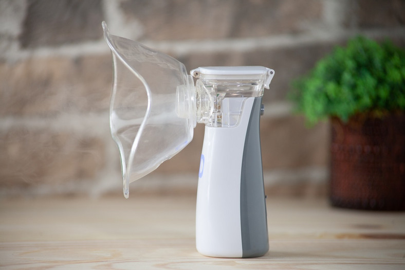 Inhalator przenośny/shutterstock/leandro soares lessa