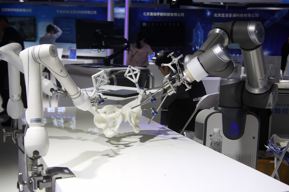 Giganci technologiczni od AI rozpychają się na rynku opieki zdrowotnej