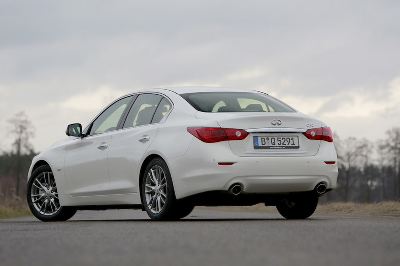 Test Infiniti Q50 2.2d