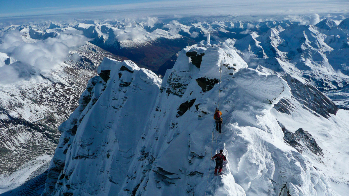 Przebieg wydarzeń na najwyższym szczycie Austrii Grossglocknerze, w wyniku których zginęło trzech polskich alpinistów, można w znacznej mierze odtworzyć; z obdukcji wynika, że wszyscy trzej zmarli w wyniku wychłodzenia organizmu - pisze agencja APA.