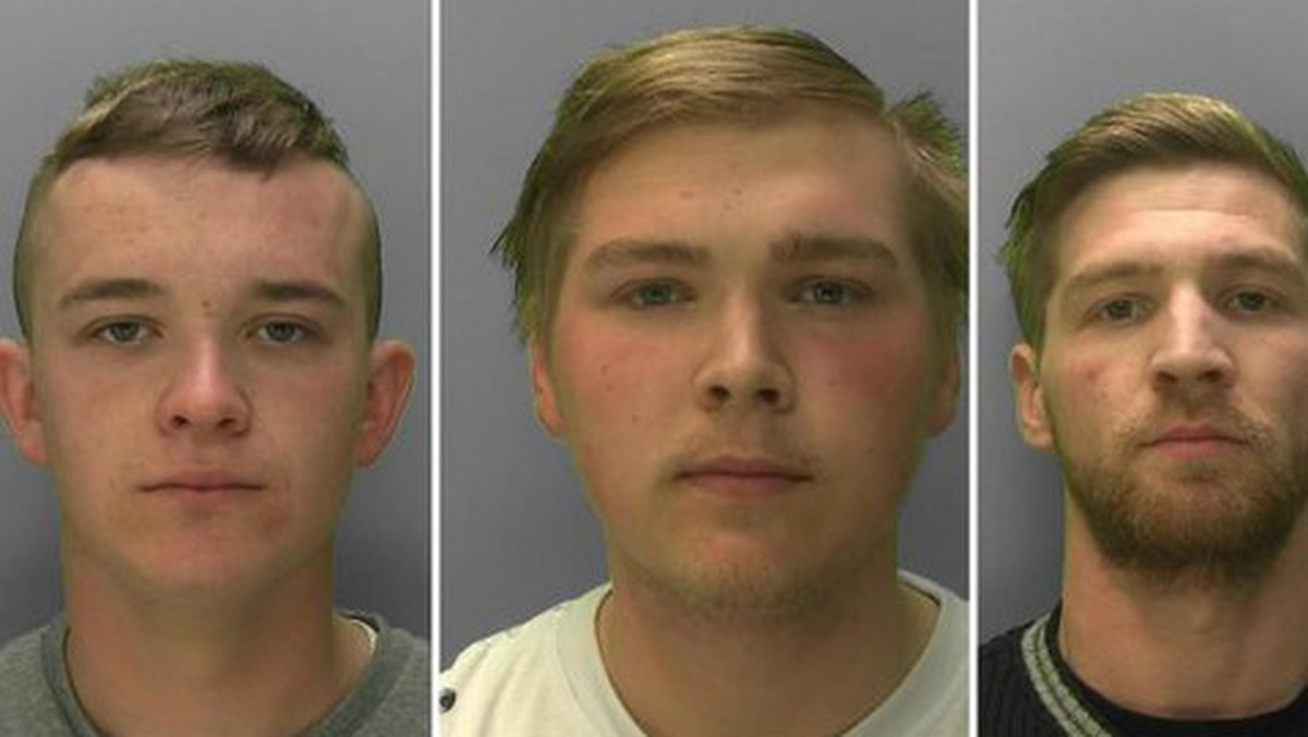 Trzech mężczyzn zostało skazanych na więzienie za pobicie Polaka oraz mężczyzny, który próbował go bronić. Do napaści doszło w marcu w miejscowości Stroud.