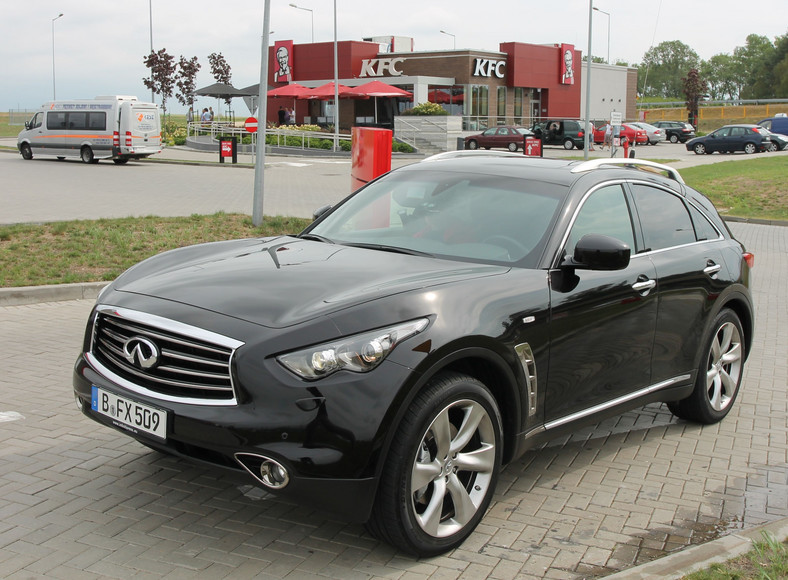 Infiniti FX50 i Infiniti FX30d – japoński gigant w dwóch odsłonach