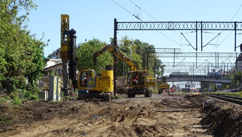 Na stacji Olsztyn Główny powstaje nowy peron i tunel na Zatorze [ZDJĘCIA]