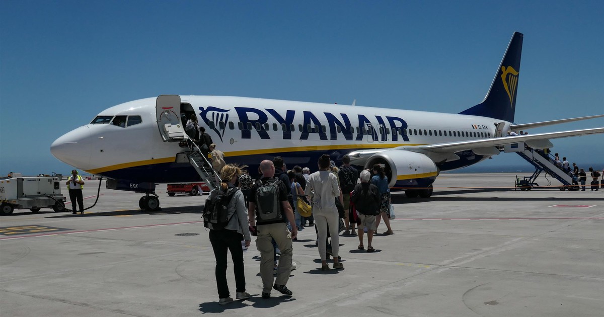 Pasażerowie samolotu zaczęli pożerać własne paszporty. "Najstraszniejsze 15 minut życia"