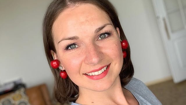 Moderátorka Rádia Kiss Bára Tlučhořová. 