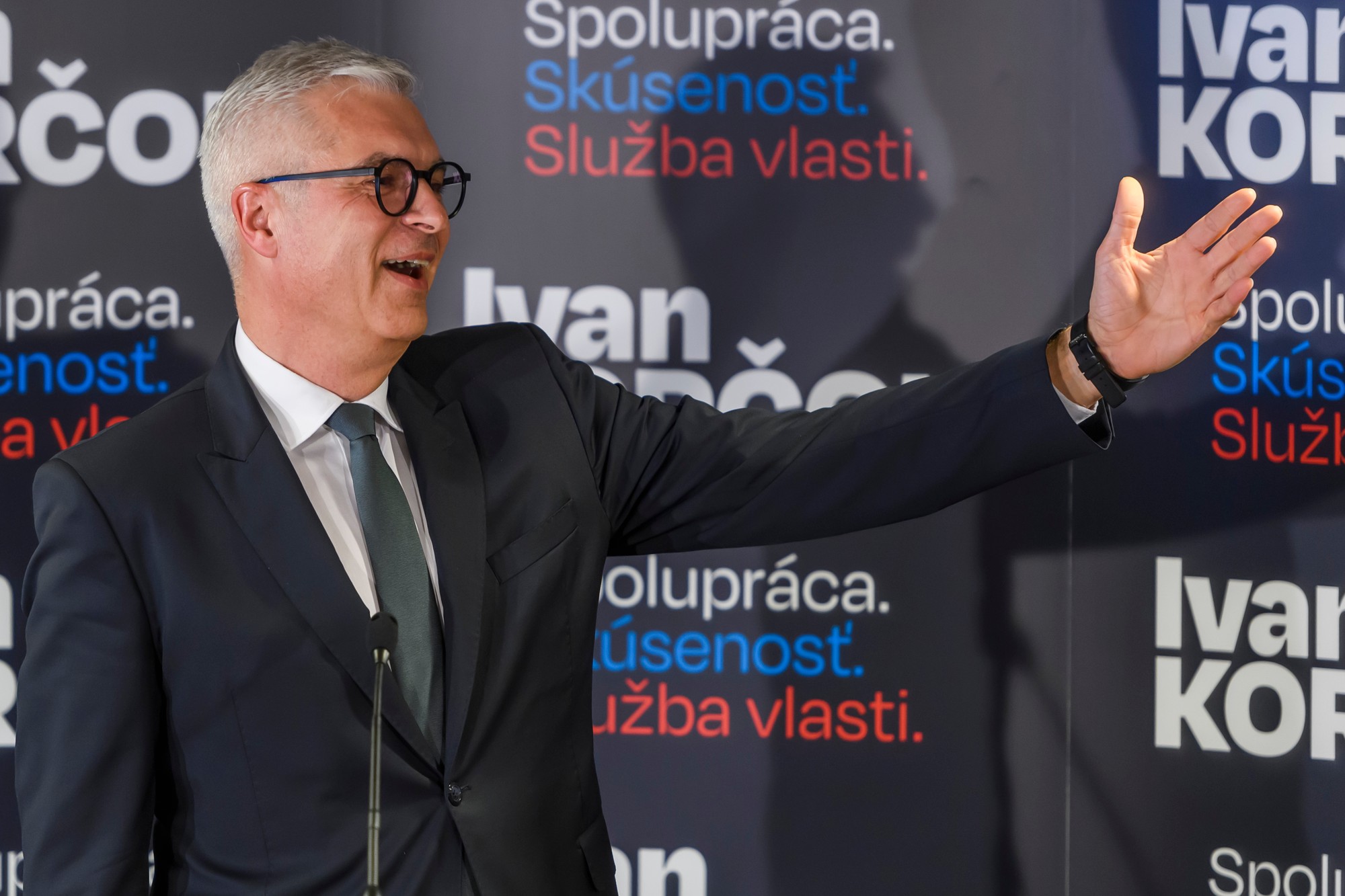 Kandidát na prezidenta SR Ivan Korčok reaguje na predbežné neoficiálne výsledky vo svojej volebnej centrále v Bratislave.