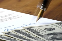 Kowalczyk: Ideał to umowy o pracę z możliwością wysłania pracownika na bezpłatny urlop