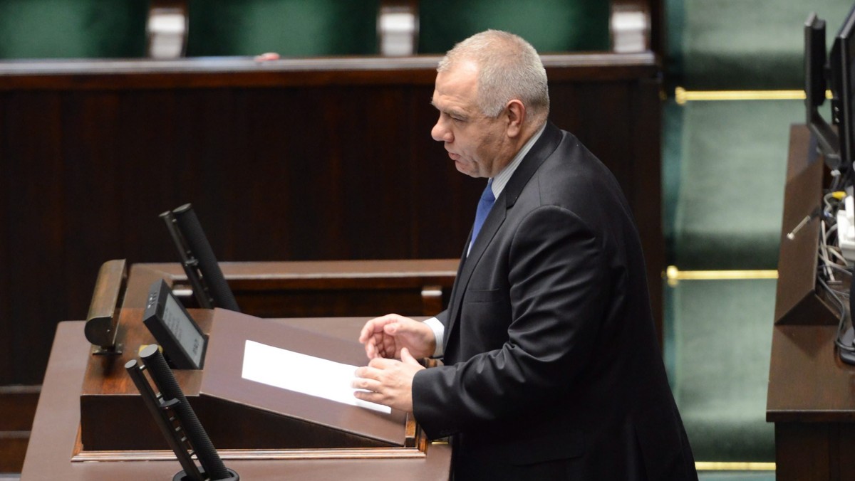 - Niczego pewnym być nie mogę - tak poseł PiS Jacek Sasin odpowiada na pytanie, czy Jarosław Kaczyński znów będzie premierem. Jednocześnie dodaje, że przed wyborami parlamentarnymi PiS wskaże swojego kandydata na szefa rządu, aby każdy wiedział, na jakiego premiera głosuje.