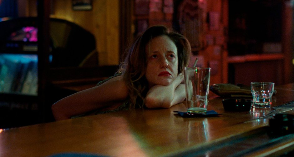 Andrea Riseborough w filmie "To Leslie"