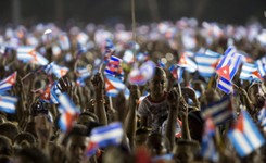 Dziesiątki tysięcy osób żegnało 'El Comandante'. 'Fidelu, twój naród jest przy tobie' [ZDJECIA]