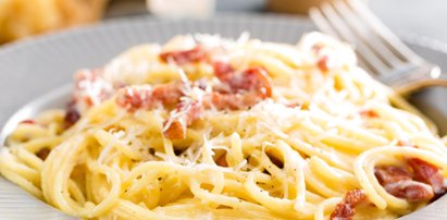 Przepis na spaghetti carbonara. Jak zrobić makaron carbonara?