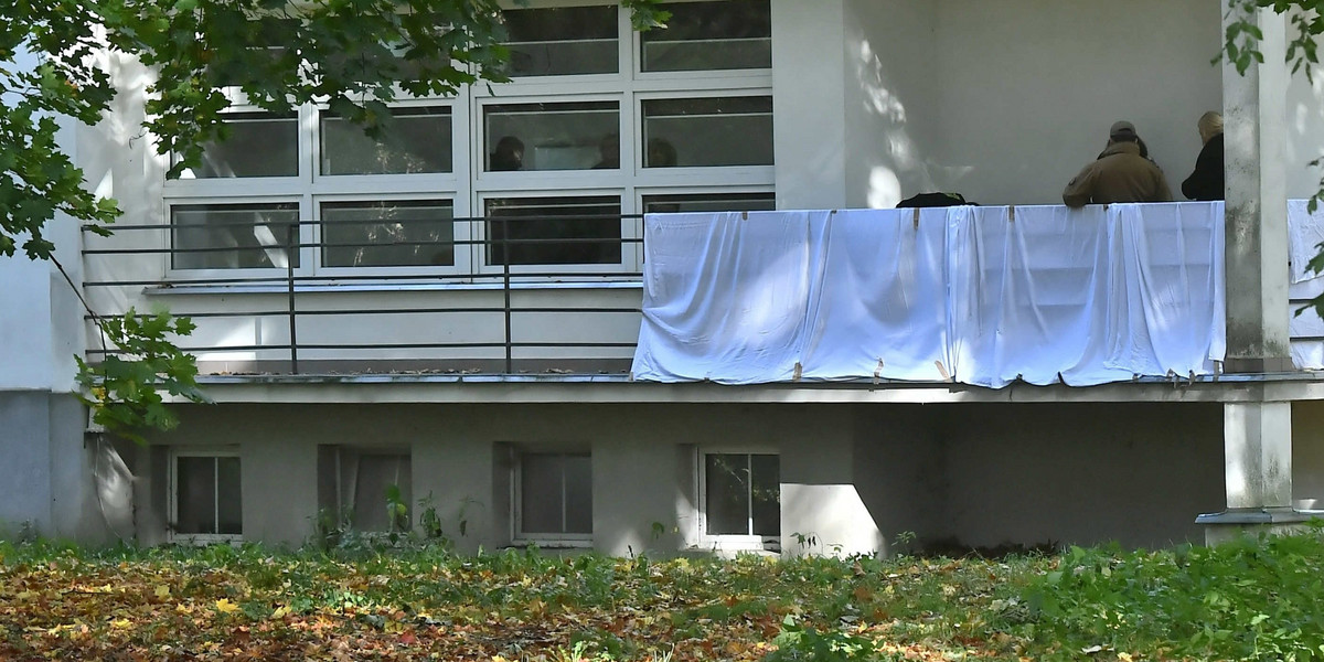 Warszawa. Śmierć młodej kobiety w akademiku. Ciało znaleźli na balkonie.