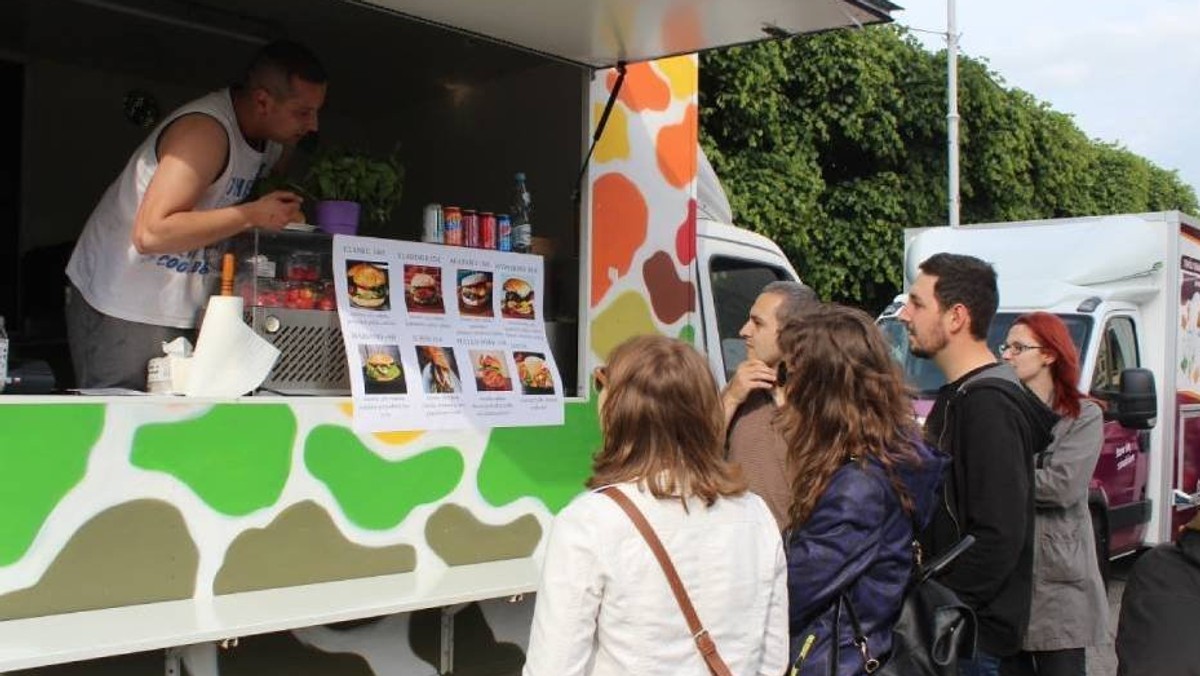 Najlepsze wrocławskie food trucki pojawią się w Browarze Mieszczańskim przy ul. Hubskiej 44. Czeka nas kolejna edycja Wrocławskich Ulicożerców.