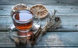 Liście, torebki, piramidki… ABC parzenia herbaty