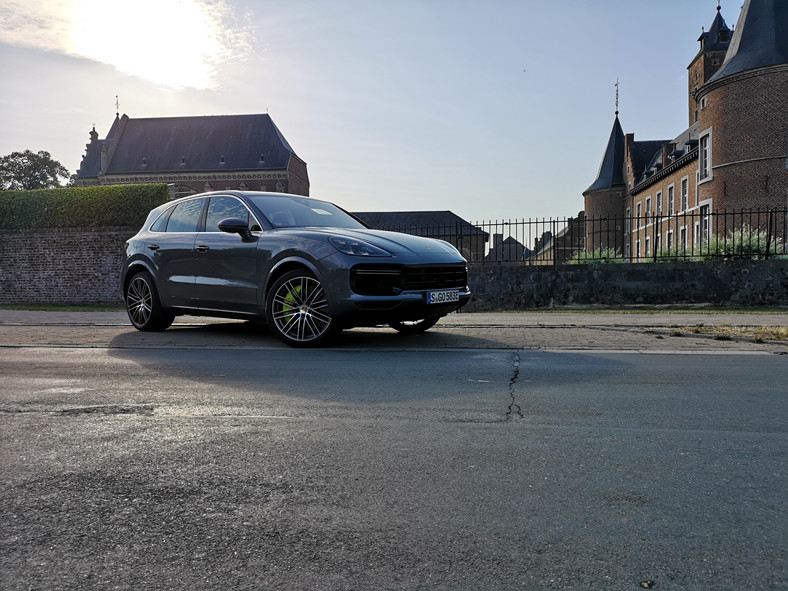 Porsche Cayenne Tubro S E-Hybrid