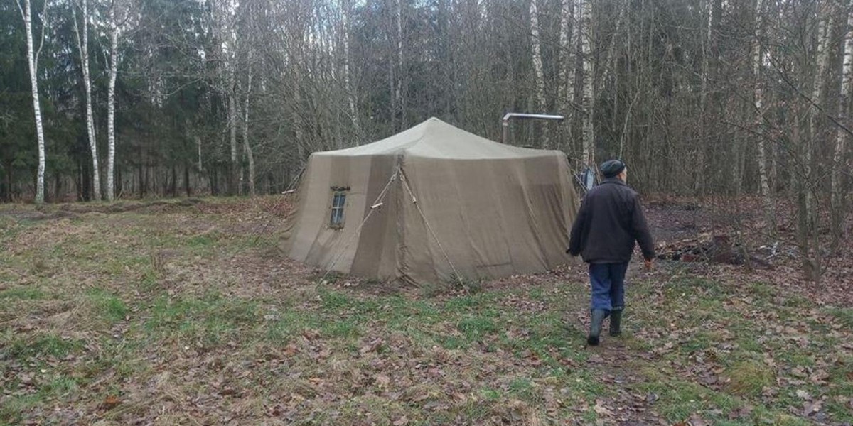 Spędzili dwa miesiące w lesie, bo bali się koronawirusa