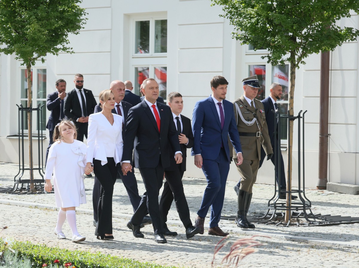 Wej?cie pary prezydenckiej do Pa?acu Prezydenckiego