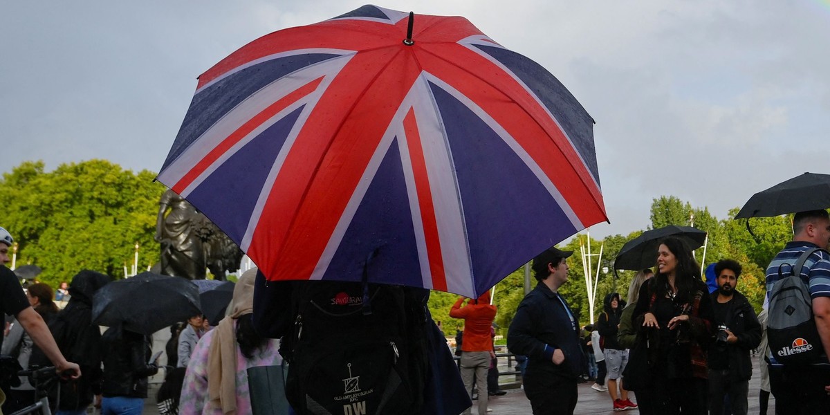 Zdjęcie symbol! Zobacz znak, który pojawił się nad Pałacem Buckingham przed śmiercią Królowej Elżbiety II!