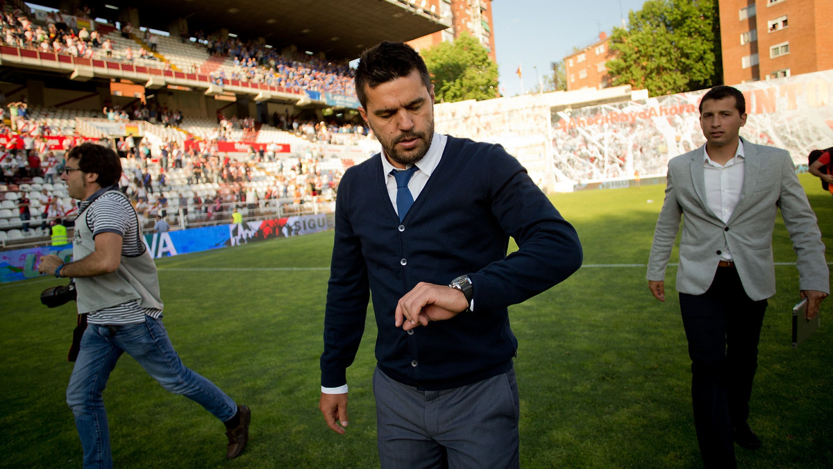 Cosmin Contra był jednym z kandydatów na trenera Legii Warszawa - informują rumuńskie media. Stołeczny klub szukał nowego szkoleniowca, gdy dobrych wyników z zespołem nie osiągał Henning Berg, ostatecznie jego następcą został Stanisław Czerczesow.