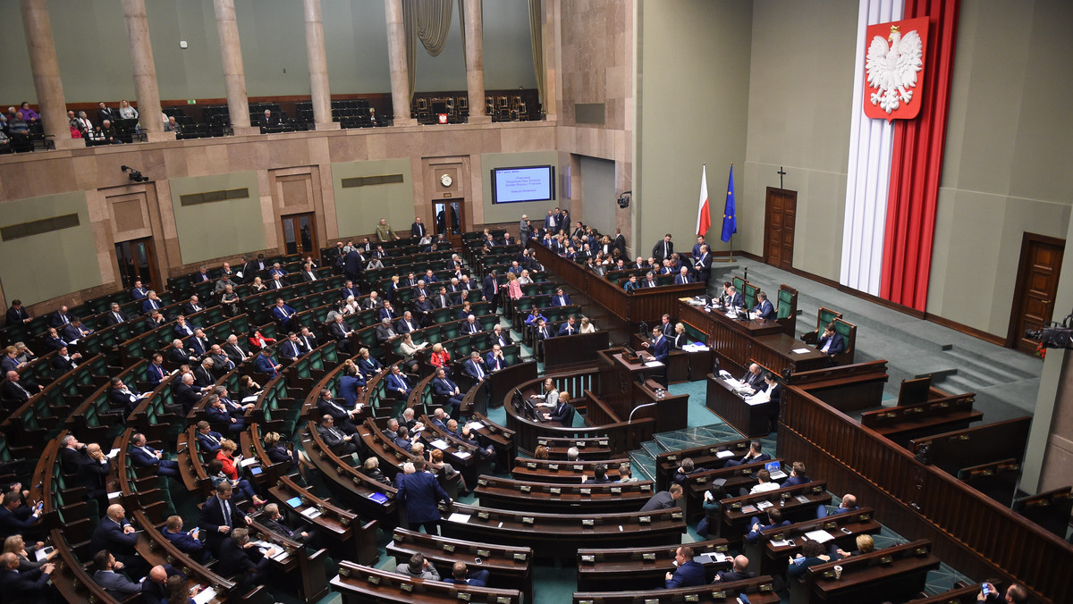 Sejm odrzucił dziś sprawozdanie z działalności Najwyższej Izby Kontroli za 2016 r. przedstawione przez prezesa NIK Krzysztofa Kwiatkowskiego. Nieprzyjęcie sprawozdania rekomendowała sejmowa komisja do spraw kontroli państwowej. Za odrzuceniem głosowało 219 posłów, 210 było przeciw, a 6 wstrzymało się od głosu.