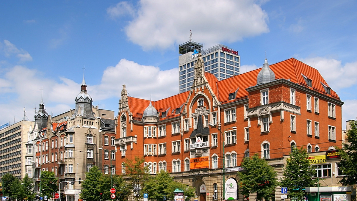 Szesnaście cennych obiektów modernistycznej architektury znalazło się na stworzonym w Katowicach Szlaku Moderny. Katowice to drugie - obok Gdyni - miasto w Polsce, gdzie na niewielkim obszarze stoi wiele cennych budynków z tego okresu.