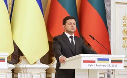 Walki w Kijowie. Zełenski odmówił USA pomocy w ewakuacji