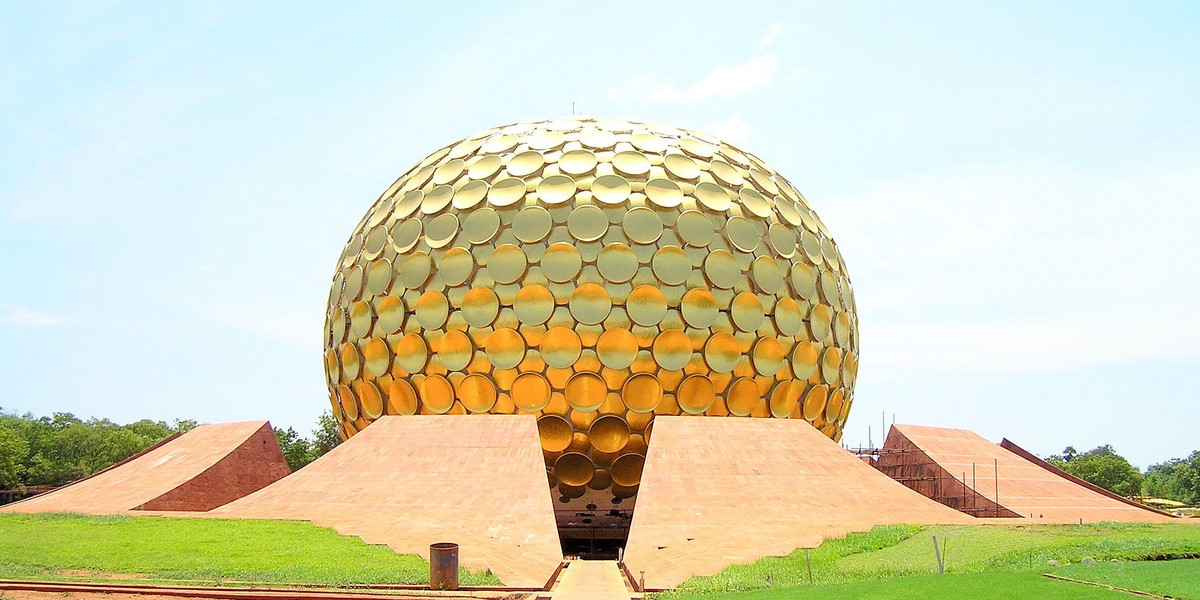 Matrimandir, miejsce modlitw w Auroville