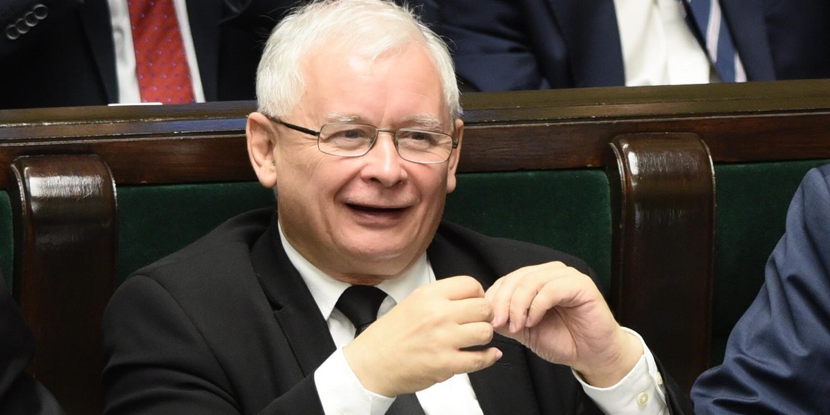 Jarosław Kaczyński na cmentarzu