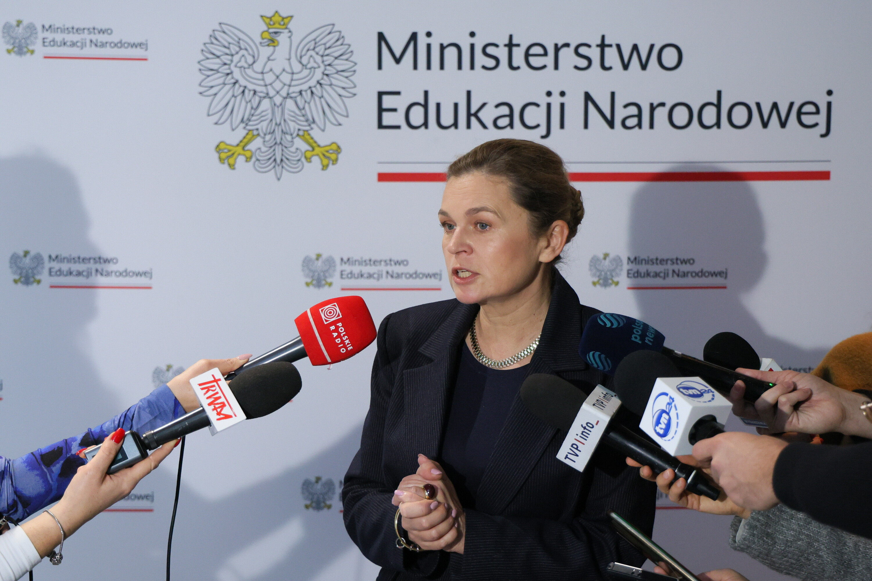 Koniec z zakazami fryzur i kolorów włosów: MEN pracuje nad prawami uczniów