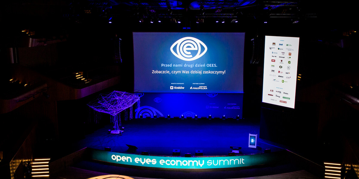 Na Open Eyes Economy Summit każdego roku składają się spotkania z inspirującymi ludźmi biznesu, nauki i polityki, rozmowy o nowym modelu ekonomicznym, potyczki intelektualne i sesje inspiracyjne. Łączymy dyscypliny, konfrontujemy światopoglądy, wyprzedzamy trendy i stwarzamy okazję do kameralnych rozmów z prelegentami.