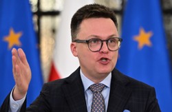 Rekordowy wynik Hołowni. Polacy przestają ufać prezydentowi