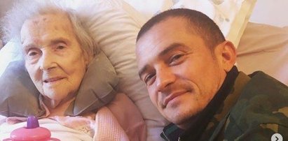 Orlando Bloom żegna się ze swoją babcią.