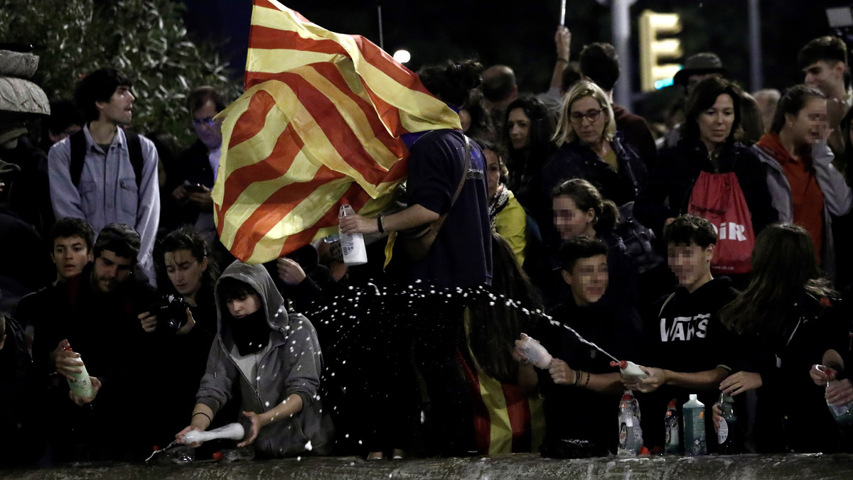 Hiszpania. Protesty separatystów i dziennikarzy w Barcelonie