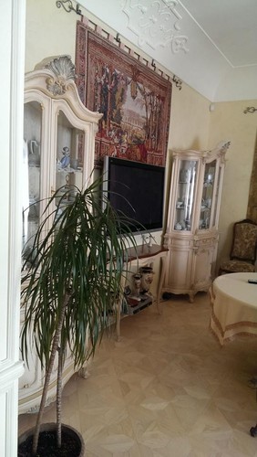 Julia Tymoszenko zaprasza do swojej posiadłości (źródło: facebook.com/bezparkaniv)