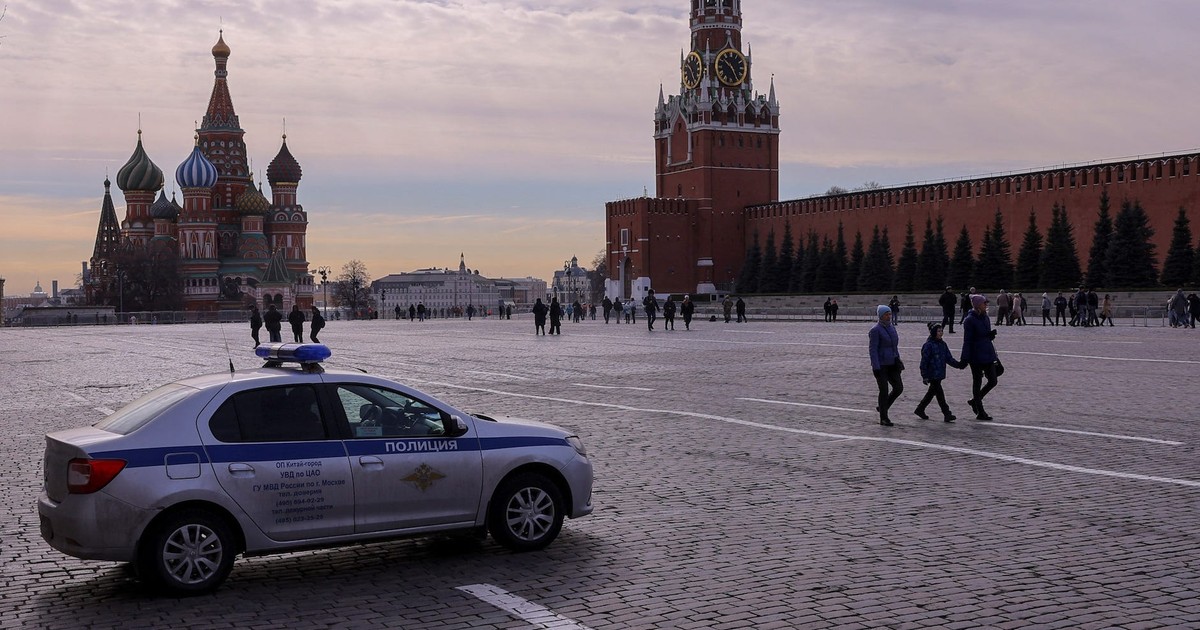 Russia is arresting police officers and overhauling its security forces ...