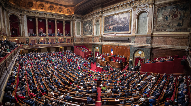 A versailles-i ülésen, ahol az abortuszhoz való jog alkotmányba helyezéséről szavazott a két ház, többek között Magyarországot hozták fel elrettentő példaként / Fotó: MTI/EPA/Christophe Petit Tesson