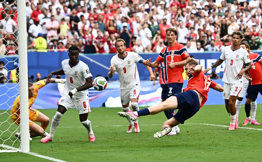 Gol Norveške za 2:1 koji je poništen | Foto: REUTERS/Dylan Martinez