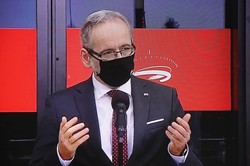 Co z obostrzeniami na święta? Niedzielski: W epidemii nie ma prostych decyzji