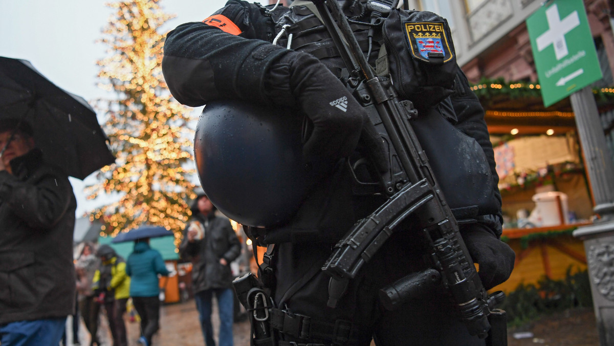 Niemiecka policja aresztowała dwóch braci, których podejrzewa się o przygotowywanie zamachu na centrum handlowe w Oberhausen na zachodzie kraju, przy granicy z Holandią.