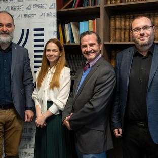 Digitális gyermekvédelem: amerikai professzor is előadott a Széchenyi István Egyetemen
