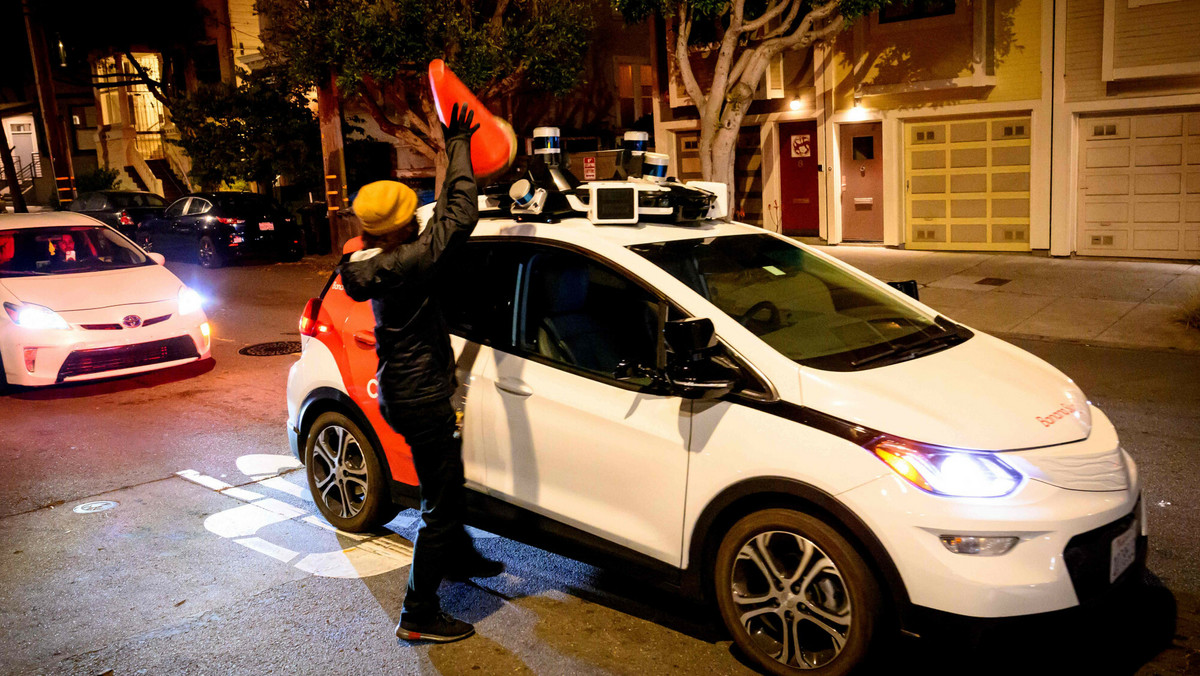 San Francisco legalizuje wynajem Robotaxi czyli samochodów autonomicznych