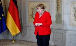 Kanclerz Merkel znów miała napad drgawek. Niemiecka prasa pyta, czy dba o swoje zdrowie? [WIDEO]