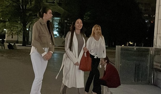 Ceca Ražnatović sa sestrom i sestričinom