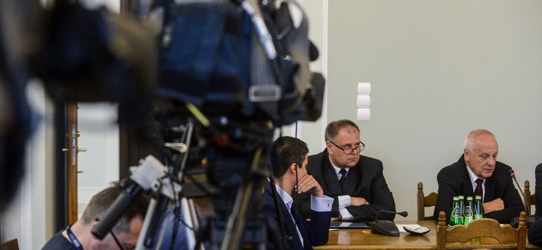 Jest wniosek o odwołanie Macierewicza. Niesiołowski: Minister zły, szkodliwy, podejrzany, nieodpowiedzialny...