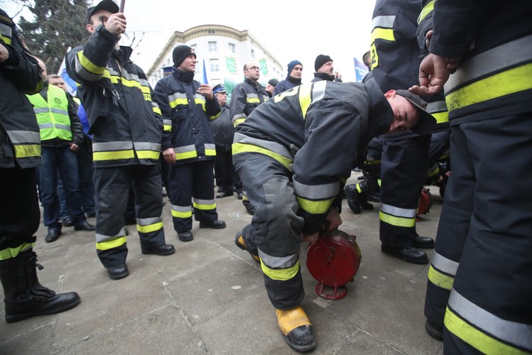 Protest mundurowych przed Sejmem