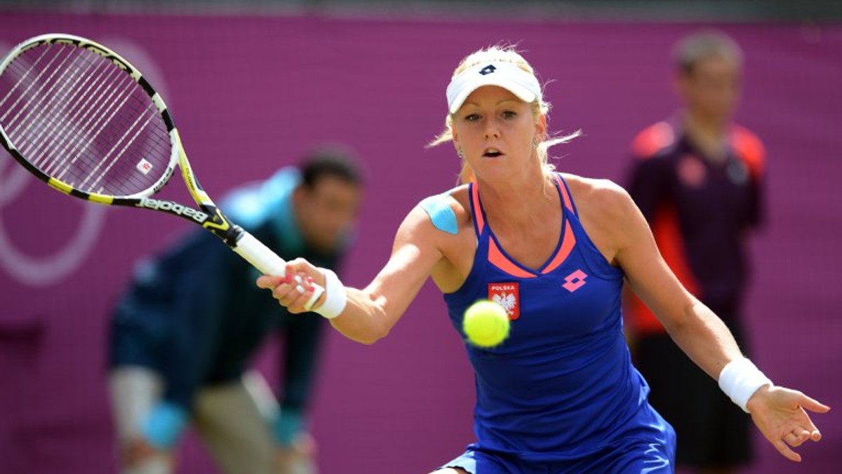 Urszula Radwańska wygrała z Amerykanką Melanie Oudin (6:1, 2:6, 6:1) w drugiej rundzie eliminacji do turnieju WTA Tour na twardych kortach w Montrealu (pula nagród 2 168 400 mln dol.) i jest coraz bliżej awansu.