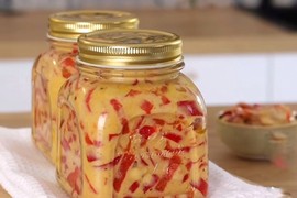 PAPRIKE U SENFU su zimnica za desetku: Prave se očas posla i savršeno idu uz meso