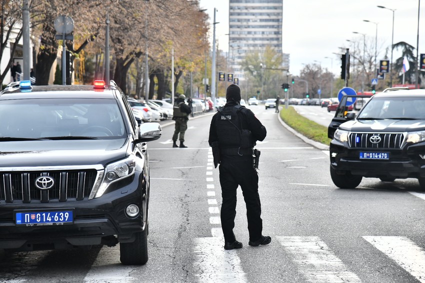 Policija ispred zgrade Specijalnog suda 
