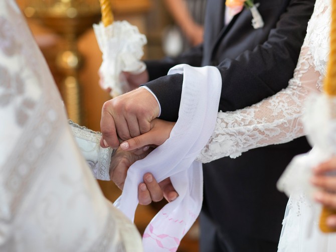 Tuži suprugu jer je uveren da je izgubila nevinost pre braka