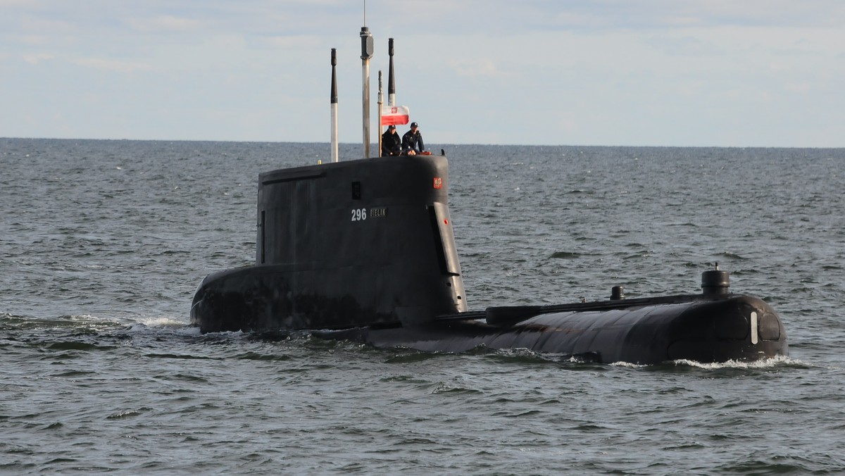 Pojutrze do portu w Gdyni powróci okręt podwodny ORP "Bielik", który brał udział w operacji antyterrorystycznej NATO na Morzu Śródziemnym. W trakcie misji okręt wykrył ponad 1000 jednostek pływających i zabezpieczał żeglugę na obszarze około 300 tysięcy kilometrów kwadratowych — poinformował rzecznik prasowy dowódcy Marynarki Wojennej komandor porucznik Bartosz Zajda.